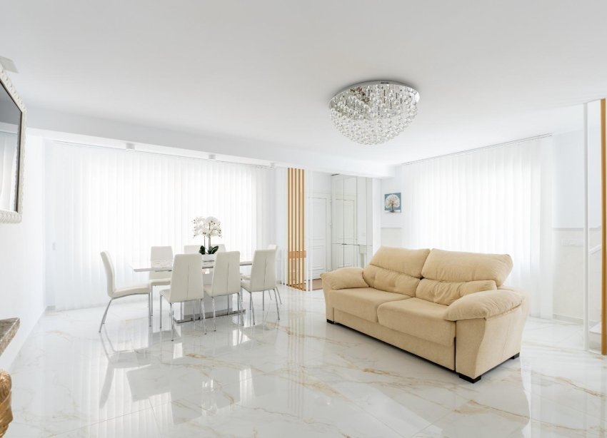 Resale - Terraced house / Townhouse - Torrevieja - Punta Prima