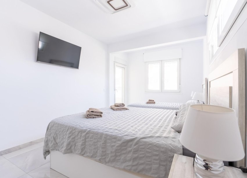 Resale - Terraced house / Townhouse - Torrevieja - Punta Prima