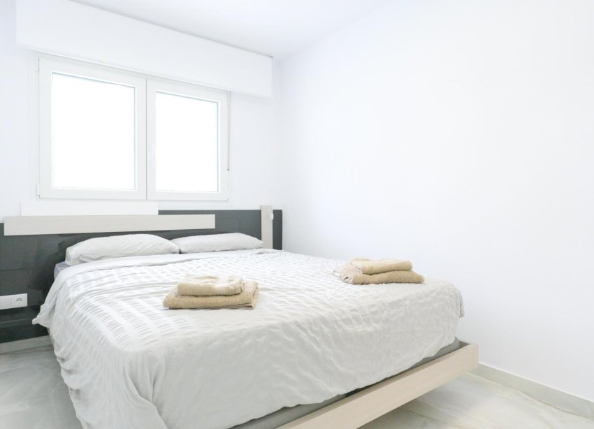 Resale - Terraced house / Townhouse - Torrevieja - Punta Prima