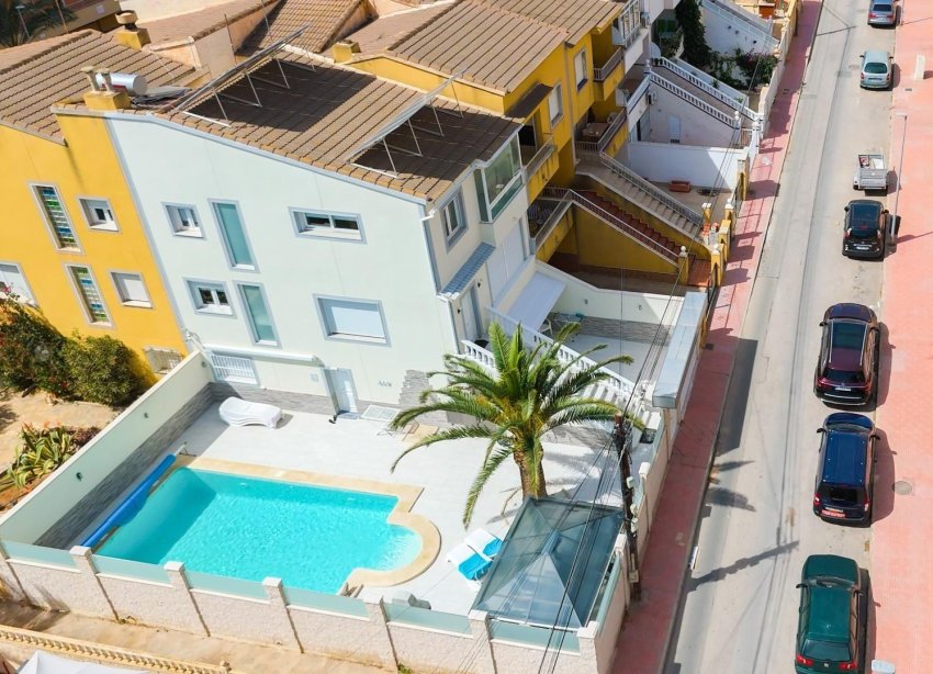 Resale - Terraced house / Townhouse - Torrevieja - Punta Prima
