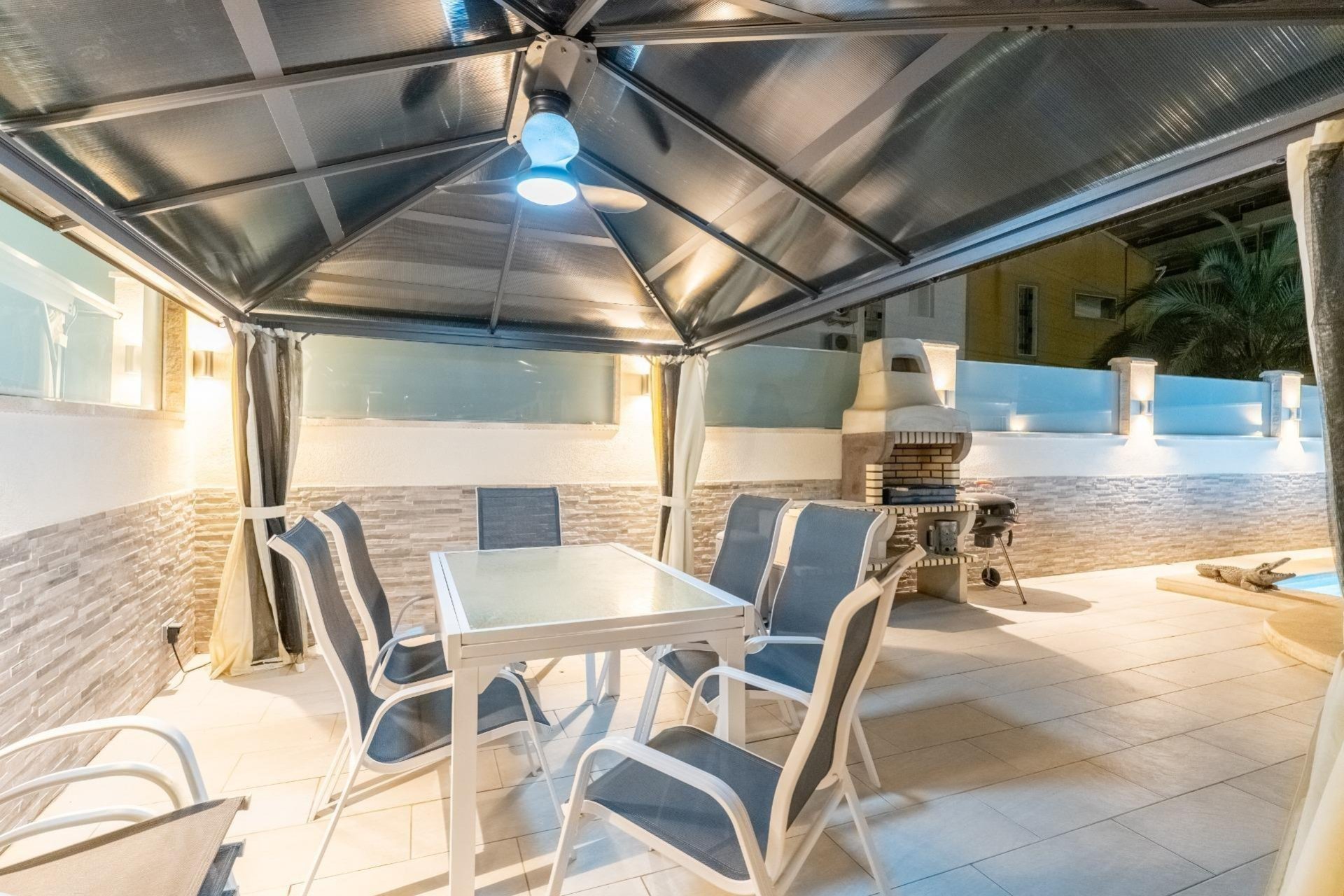 Resale - Terraced house / Townhouse - Torrevieja - Punta Prima
