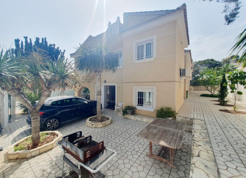 Resale - Terraced house / Townhouse - Torrevieja