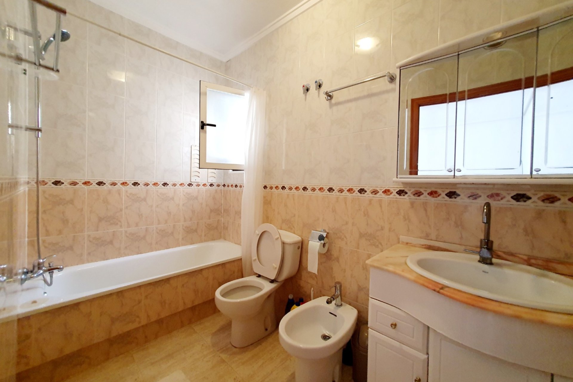 Resale - Terraced house / Townhouse - Torrevieja