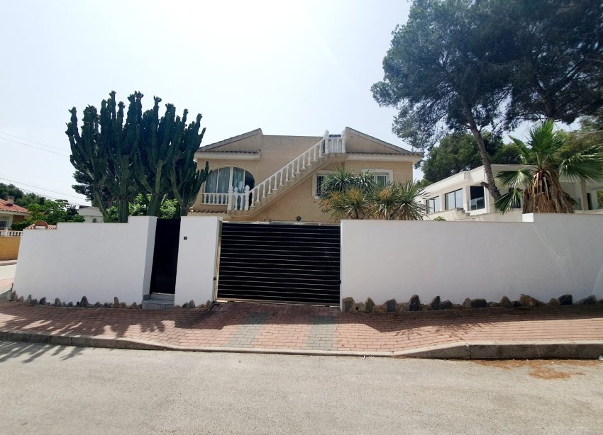 Resale - Terraced house / Townhouse - Torrevieja