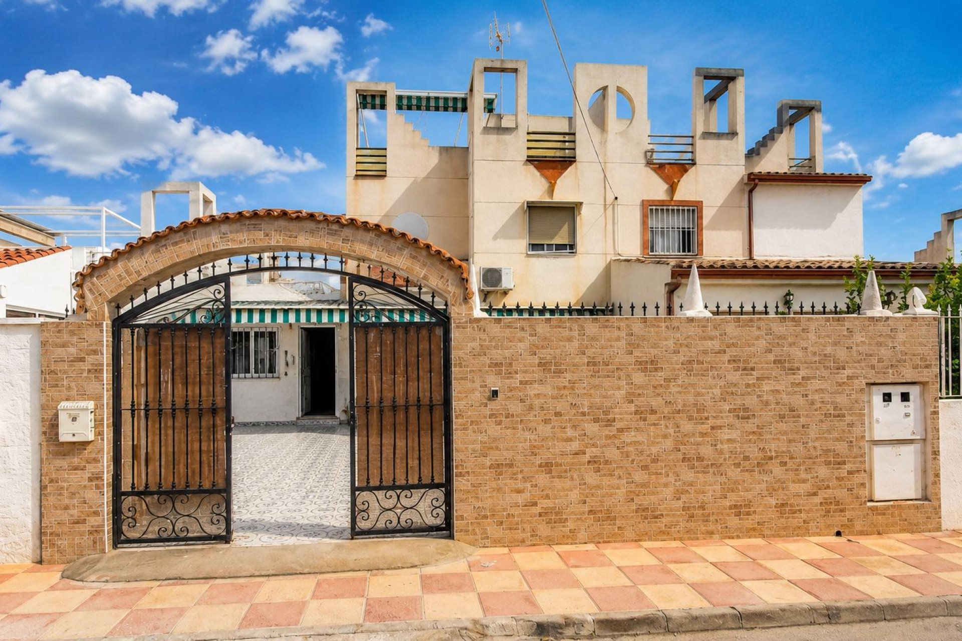 Resale - Terraced house / Townhouse - Torrevieja