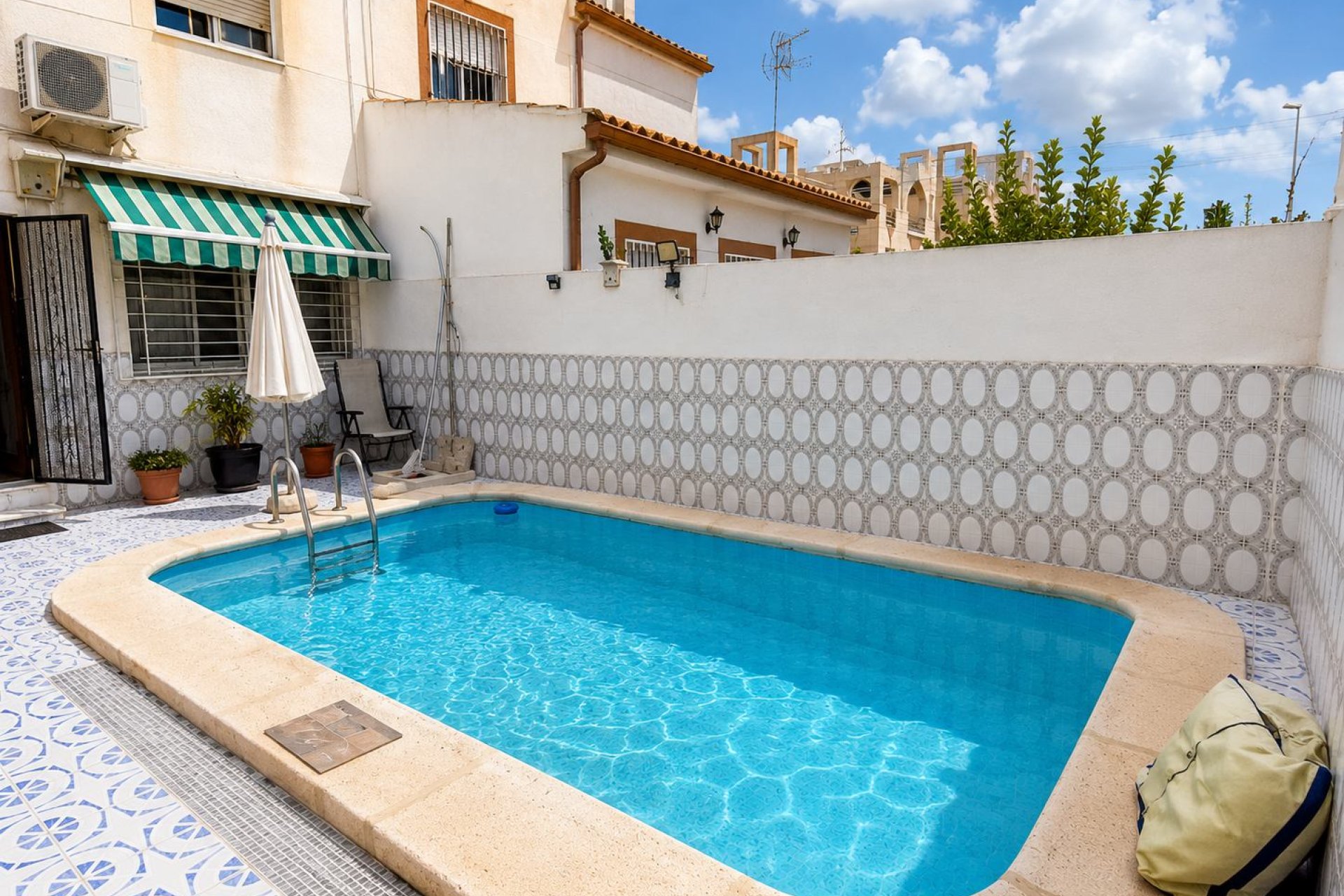 Resale - Terraced house / Townhouse - Torrevieja