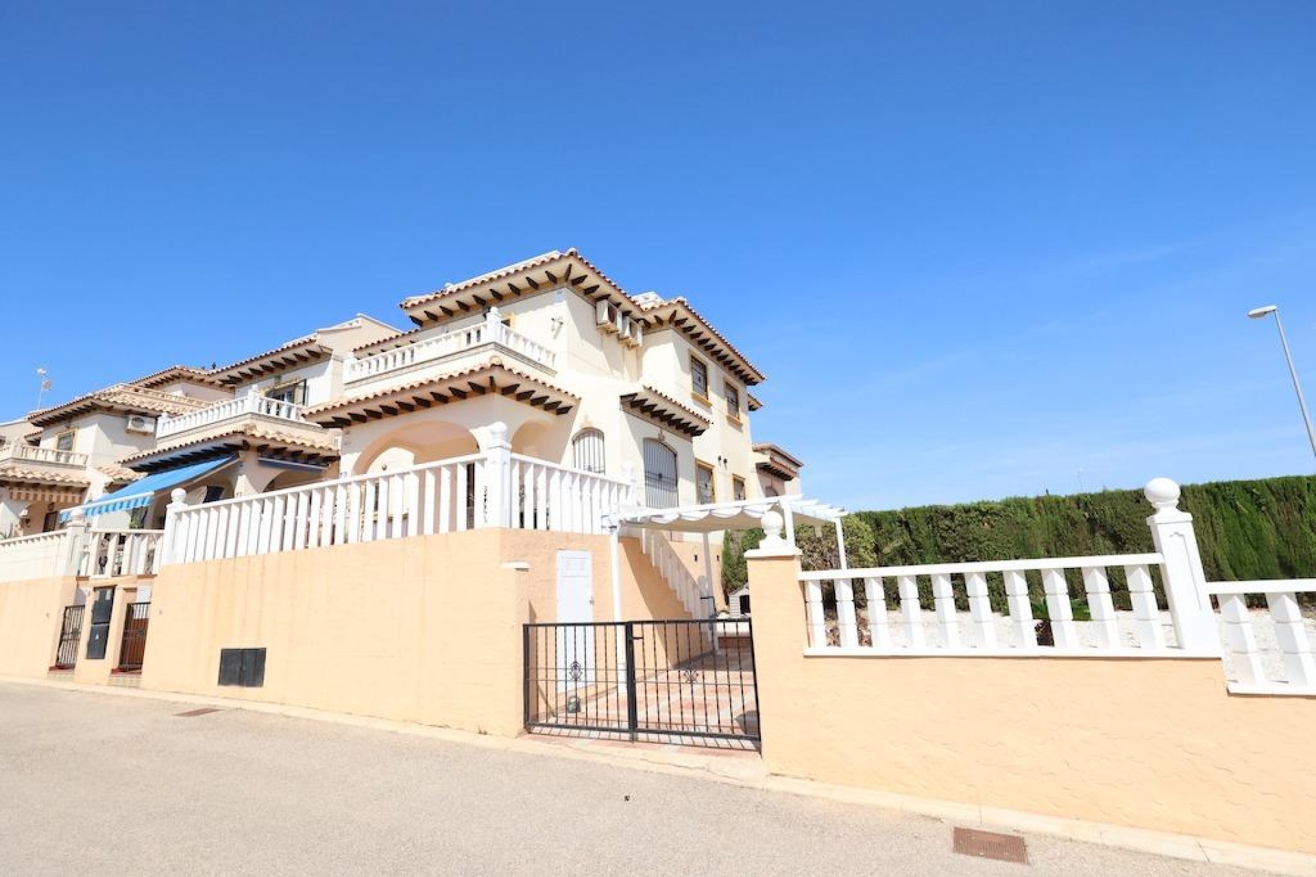 Resale - Town House - Orihuela Costa - Montezenia