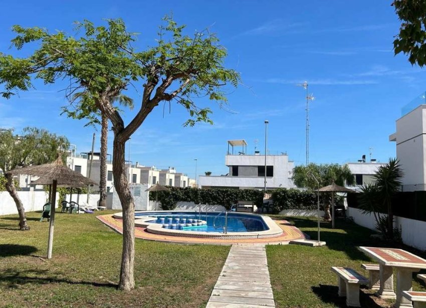 Resale - Town House - Orihuela Costa - Villamartín