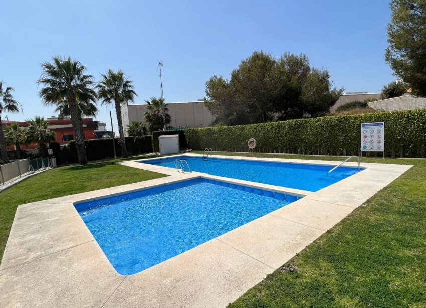 Resale - Town House - Orihuela Costa - Villamartín