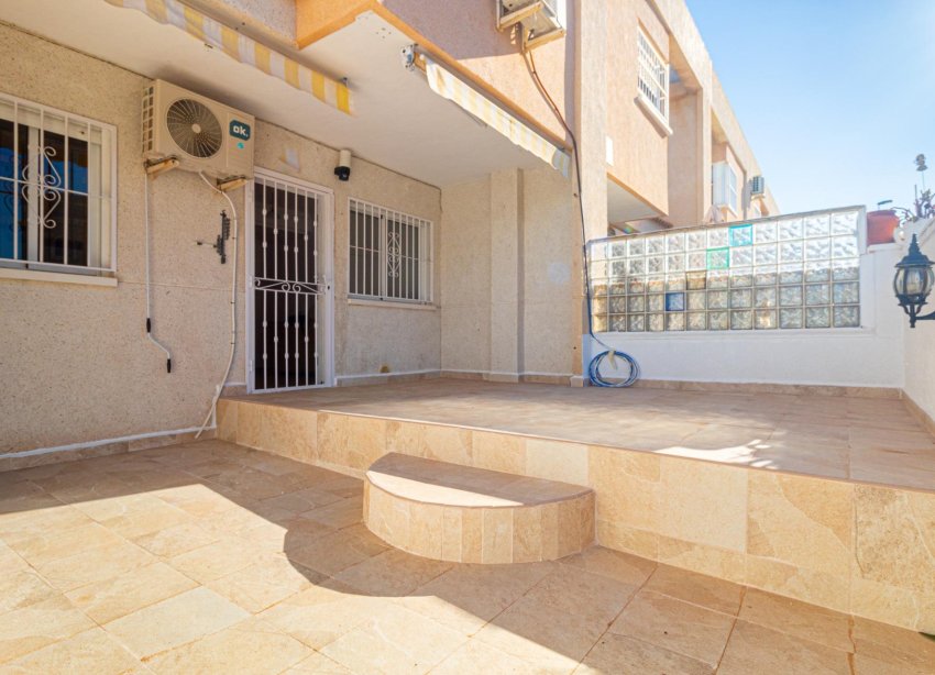 Resale - Town House - Torrevieja - Aguas Nuevas