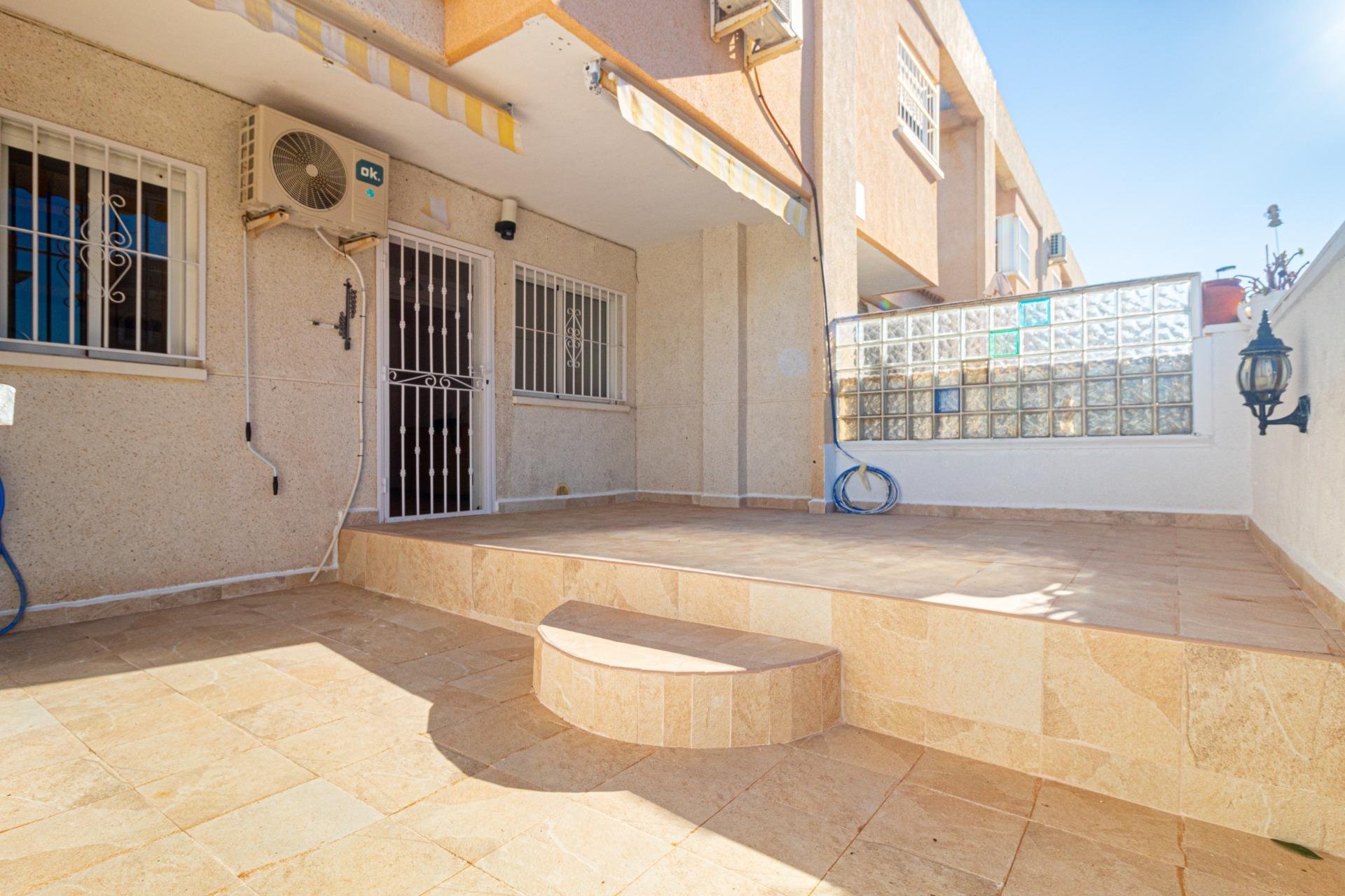 Resale - Town House - Torrevieja - Aguas Nuevas