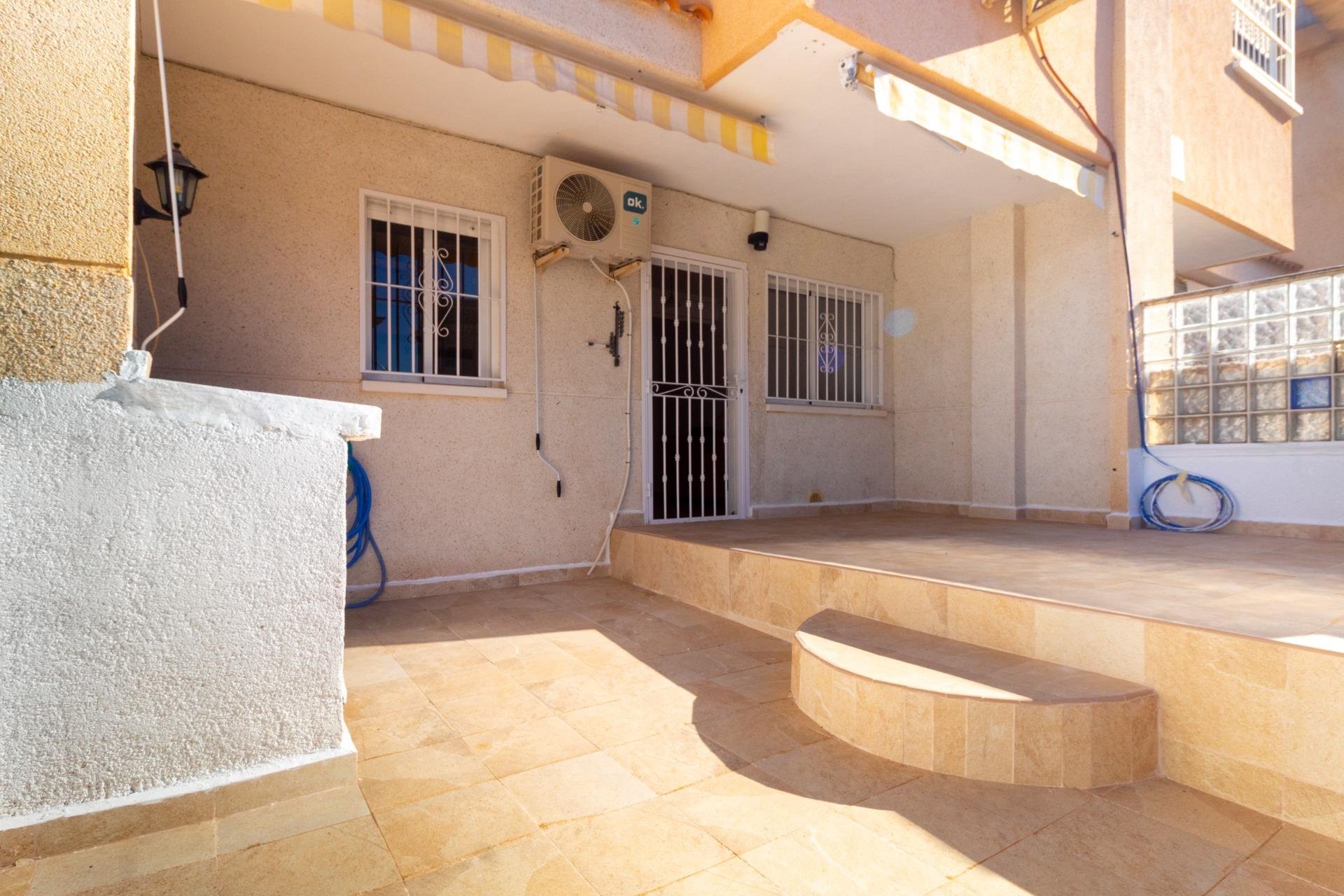 Resale - Town House - Torrevieja - Aguas Nuevas