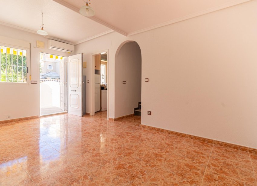 Resale - Town House - Torrevieja - Aguas Nuevas