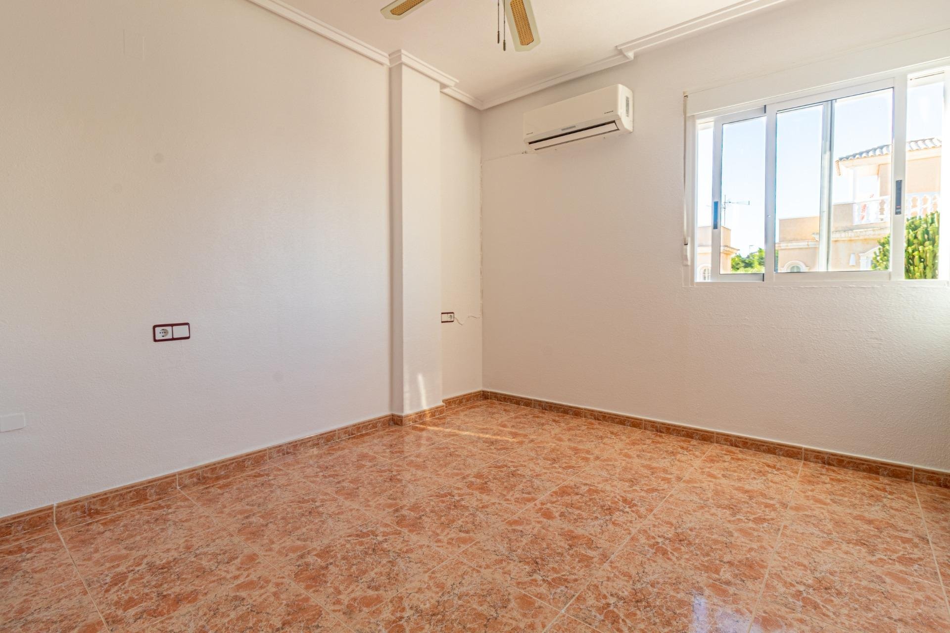 Resale - Town House - Torrevieja - Aguas Nuevas