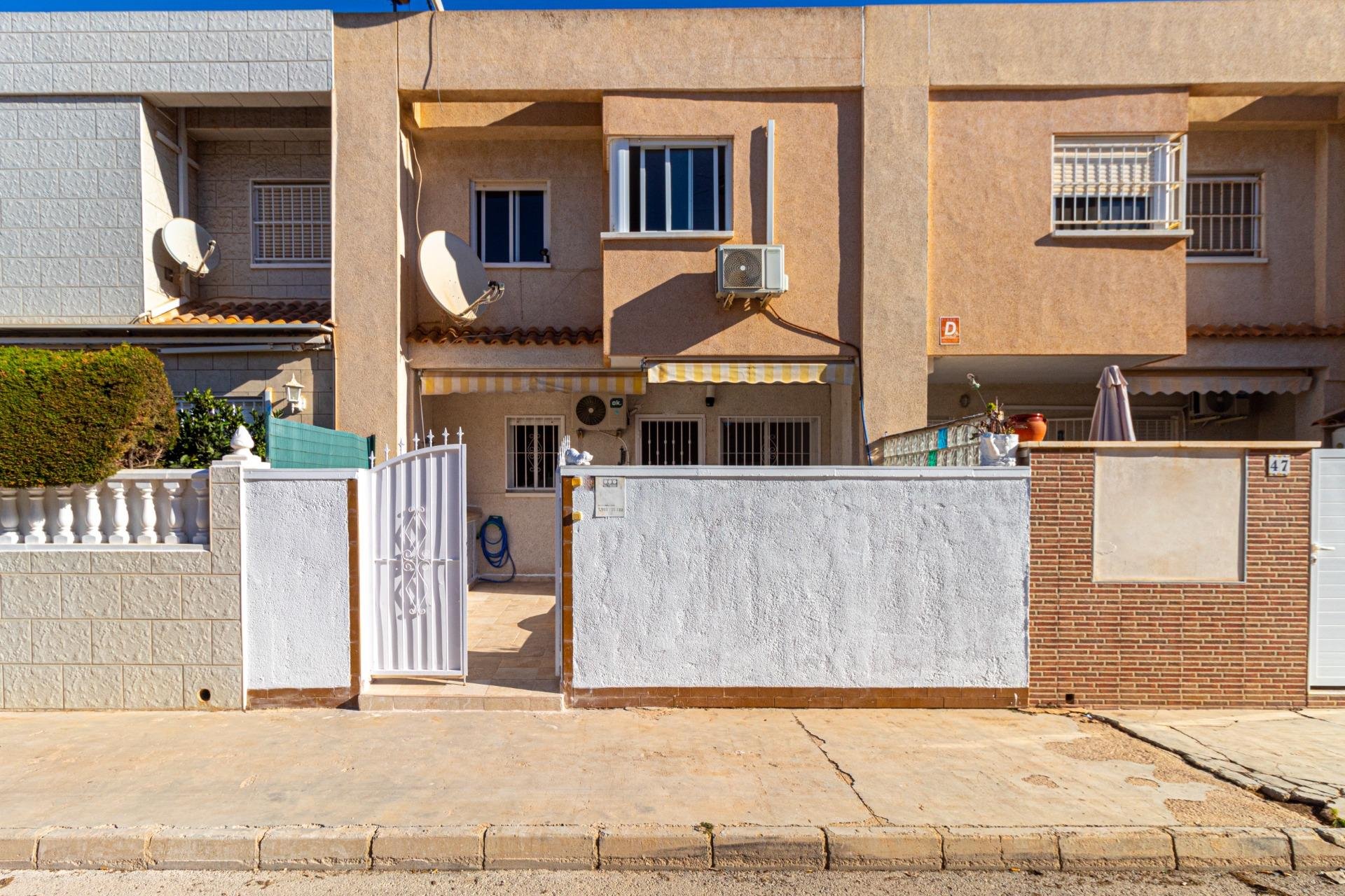 Resale - Town House - Torrevieja - Aguas Nuevas