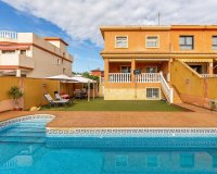 Resale - Town House - Torrevieja - Aguas Nuevas