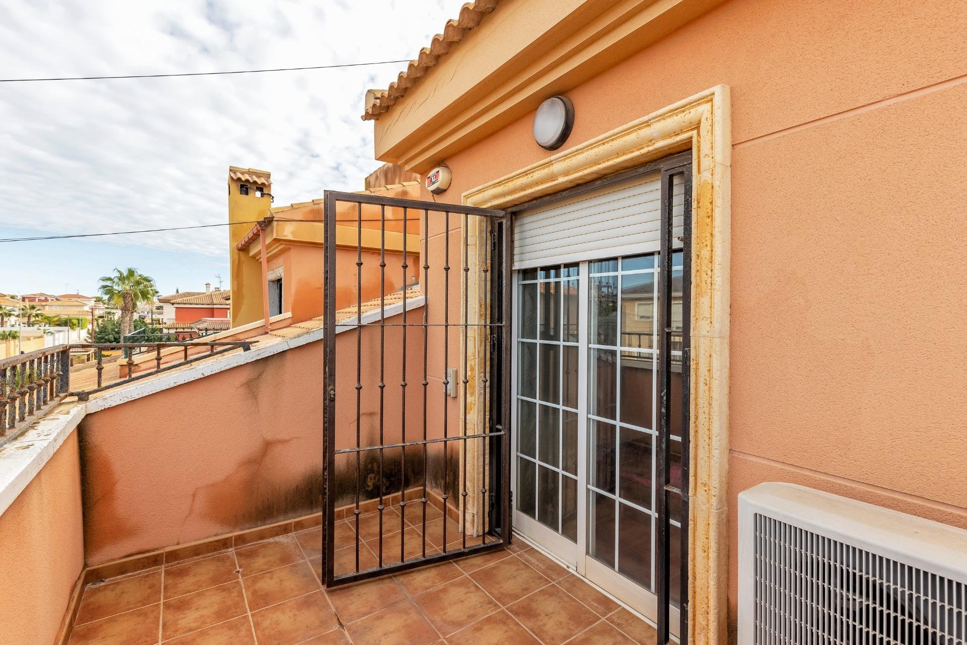 Resale - Town House - Torrevieja - Aguas Nuevas