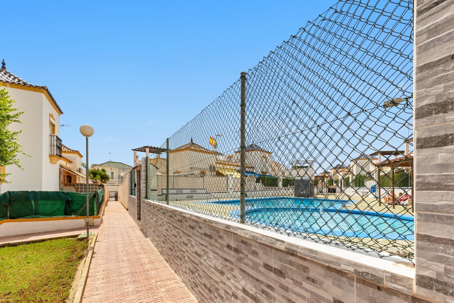 Resale - Town House - Torrevieja - Los altos