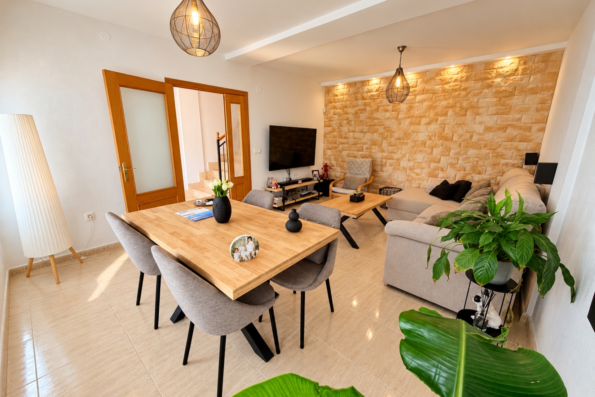 Resale - Townhouse / Terraced House - Daya Nueva