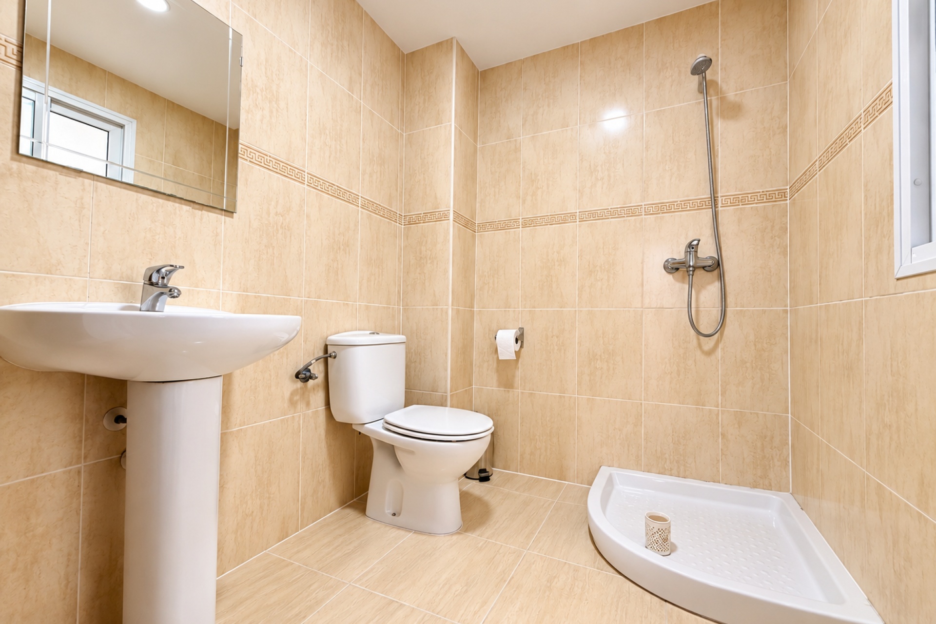 Resale - Townhouse / Terraced House - Daya Nueva