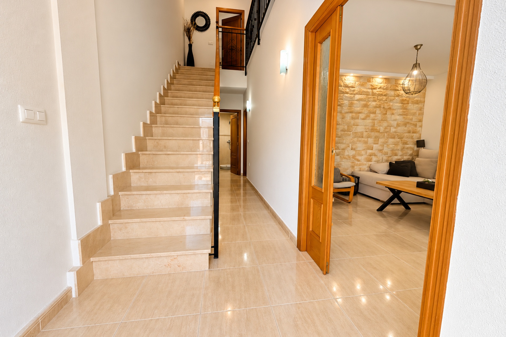Resale - Townhouse / Terraced House - Daya Nueva