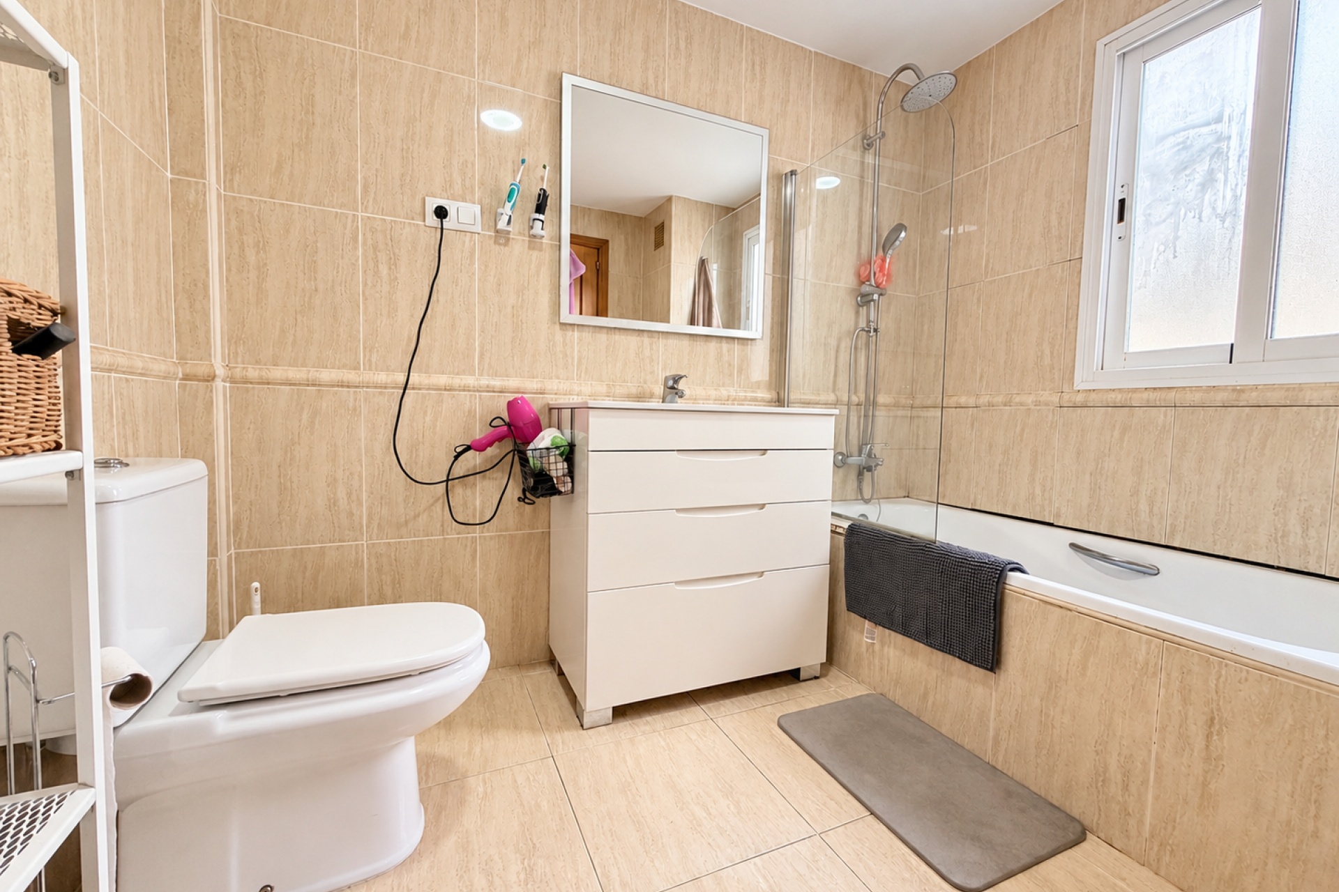Resale - Townhouse / Terraced House - Daya Nueva