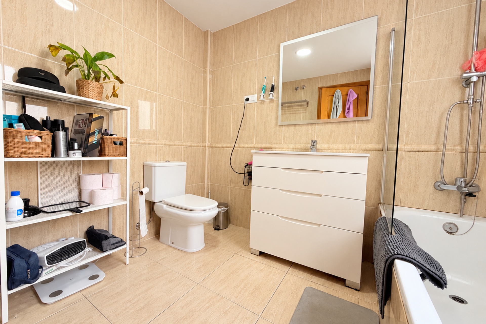 Resale - Townhouse / Terraced House - Daya Nueva