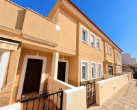 Resale - Townhouse / Terraced House - Daya Nueva