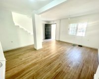 Resale - Townhouse / Terraced House - Daya Vieja