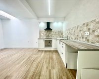Resale - Townhouse / Terraced House - Daya Vieja