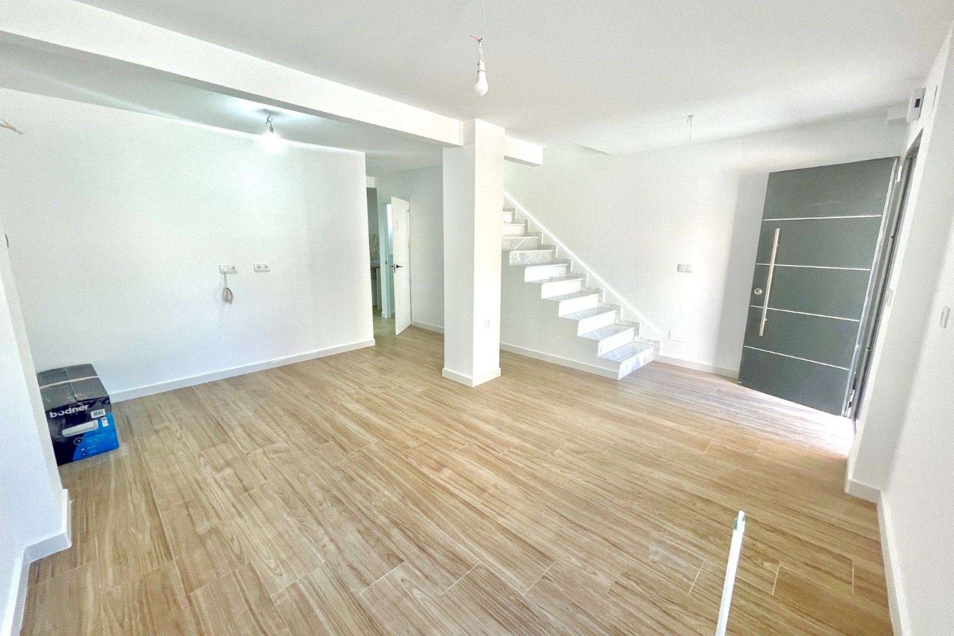 Resale - Townhouse / Terraced House - Daya Vieja