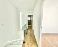 Resale - Townhouse / Terraced House - Daya Vieja