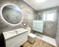 Resale - Townhouse / Terraced House - Daya Vieja