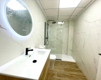 Resale - Townhouse / Terraced House - Daya Vieja