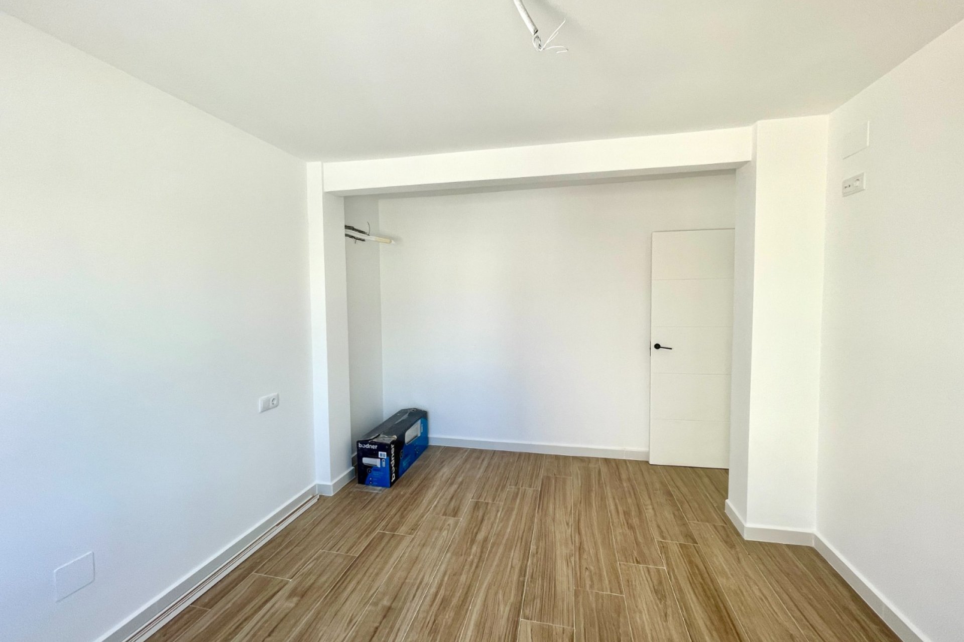 Resale - Townhouse / Terraced House - Daya Vieja