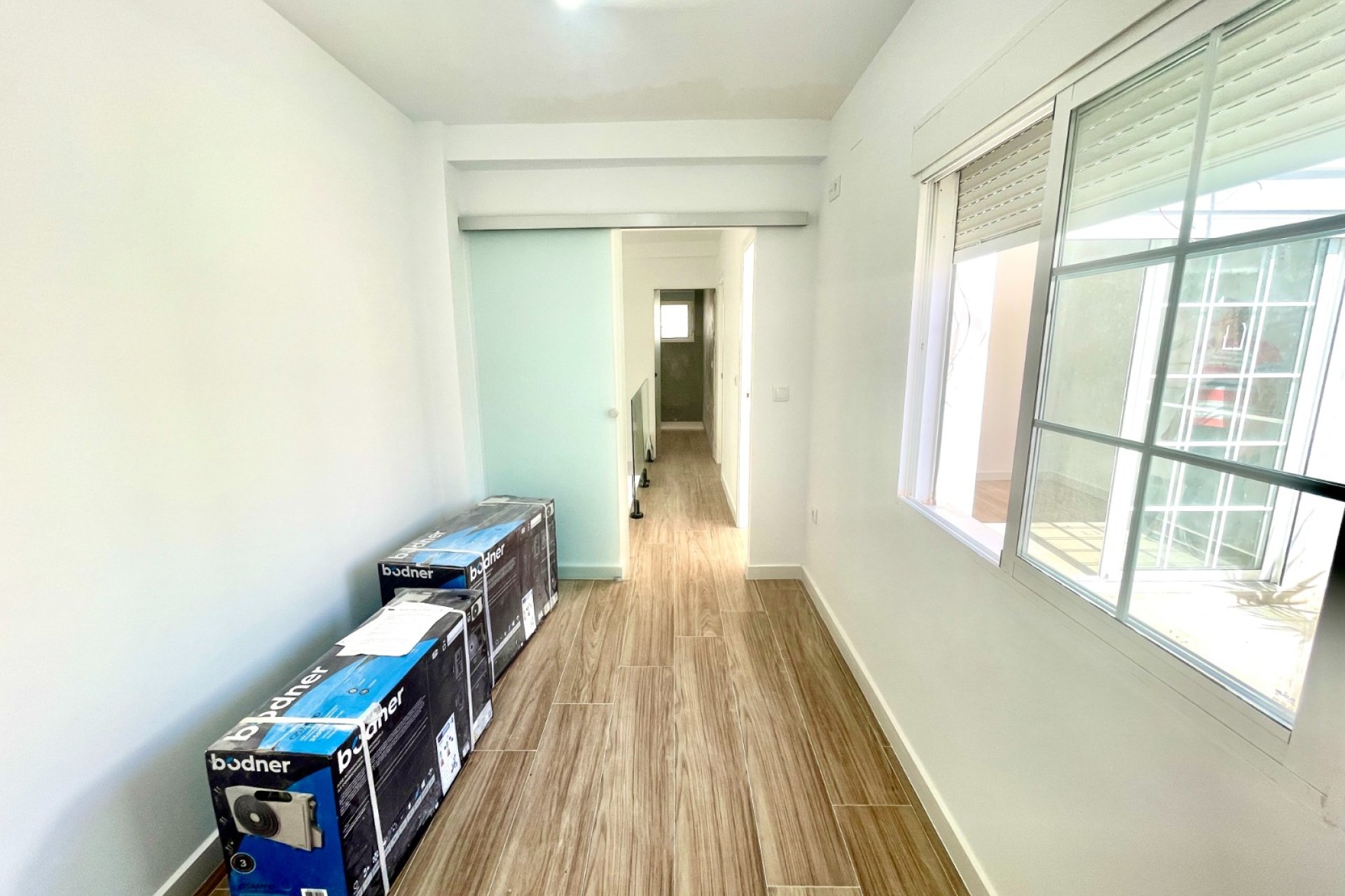 Resale - Townhouse / Terraced House - Daya Vieja