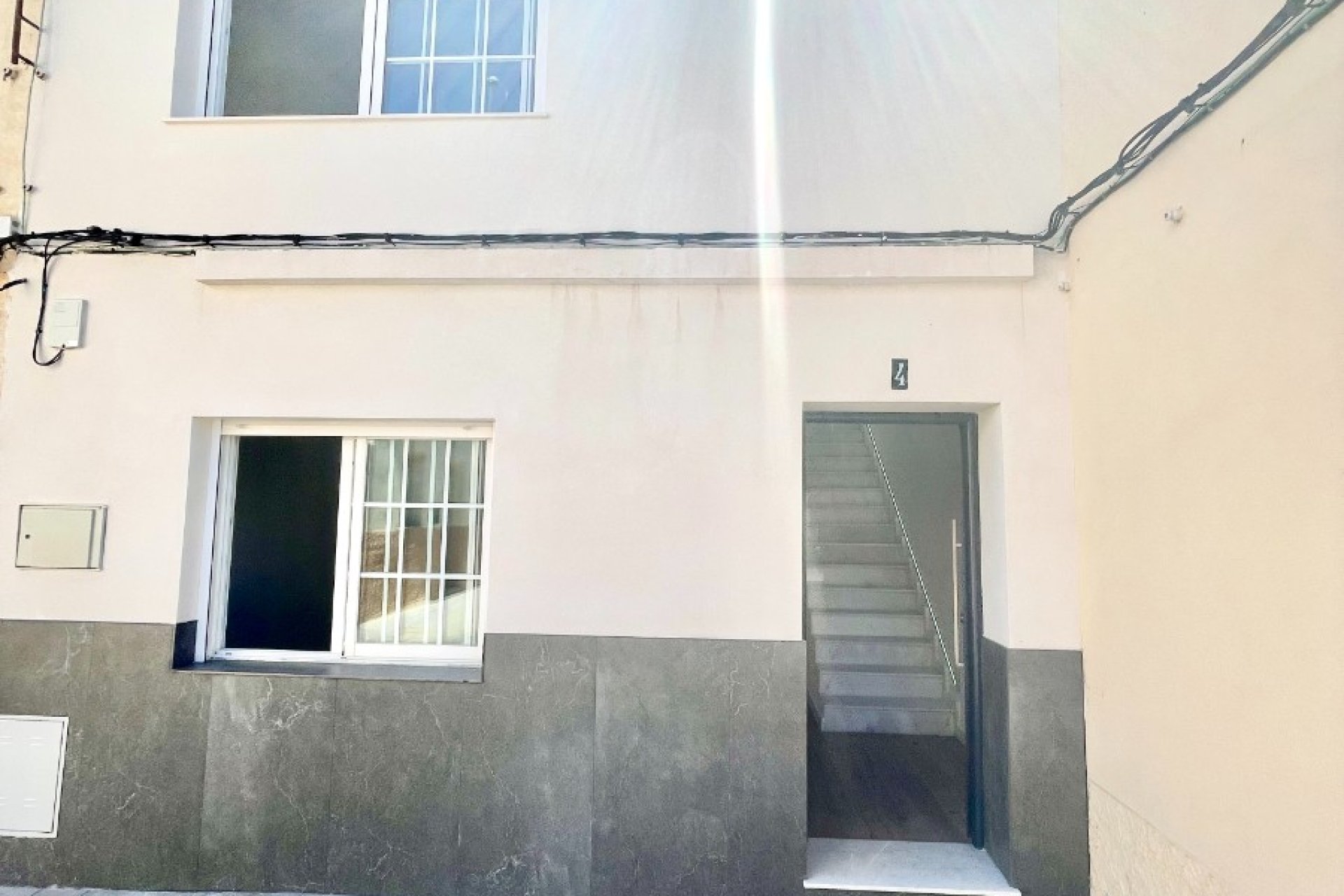 Resale - Townhouse / Terraced House - Daya Vieja