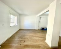 Resale - Townhouse / Terraced House - Daya Vieja