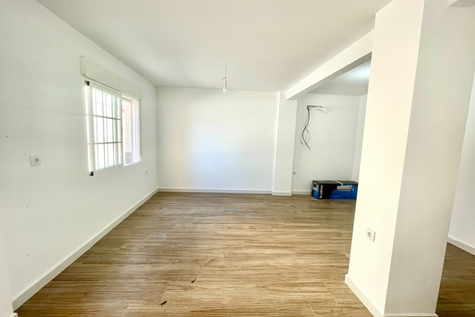 Resale - Townhouse / Terraced House - Daya Vieja
