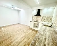 Resale - Townhouse / Terraced House - Daya Vieja