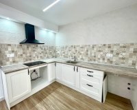 Resale - Townhouse / Terraced House - Daya Vieja