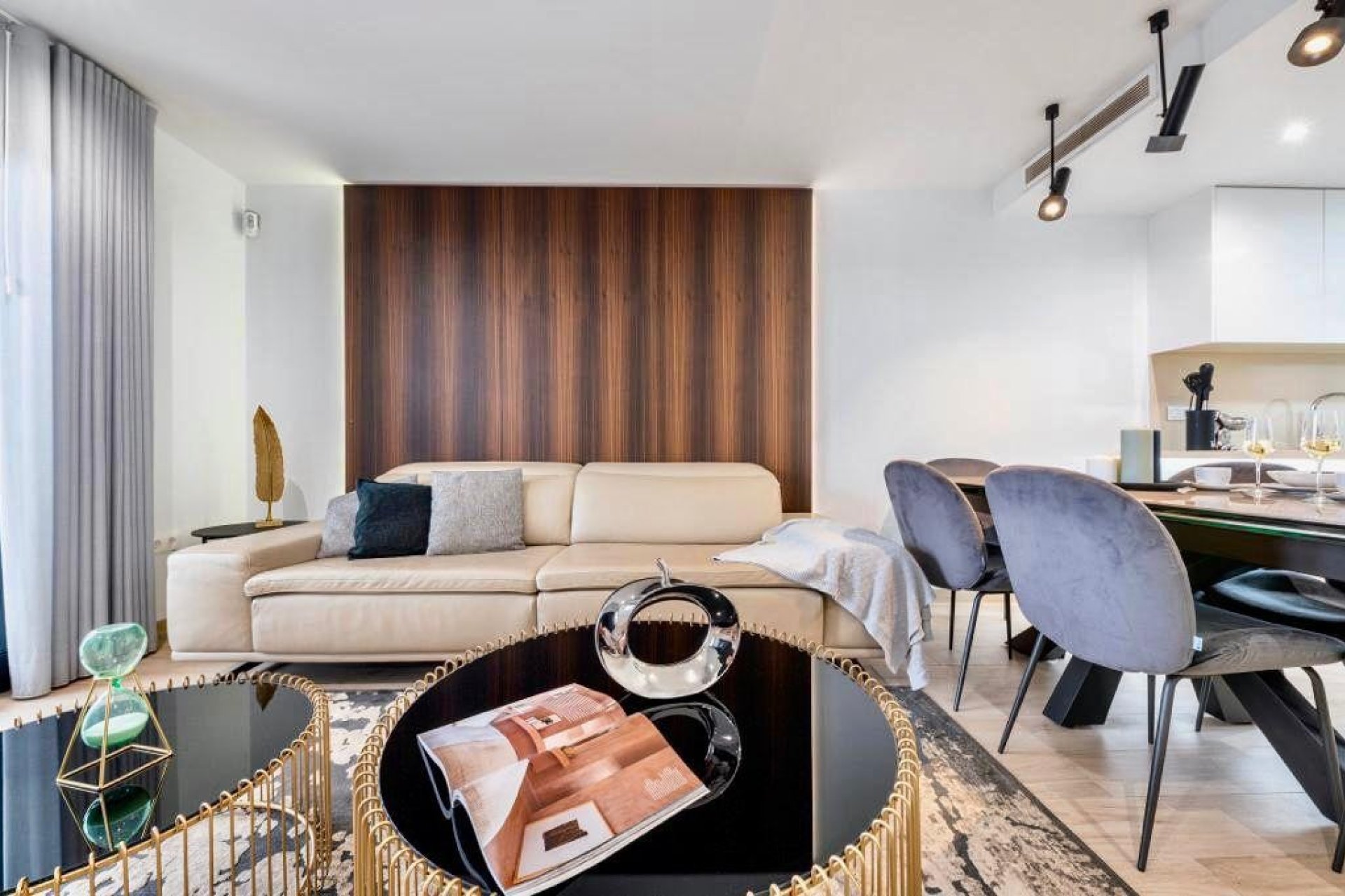 Resale - Townhouse / Terraced House - Finestrat - Urbanización