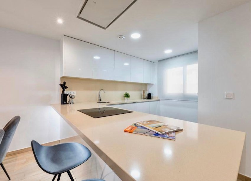 Resale - Townhouse / Terraced House - Finestrat - Urbanización