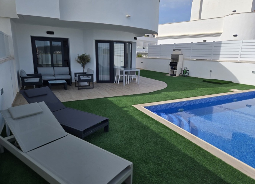 Resale - Townhouse / Terraced House - Finestrat