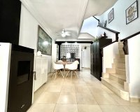 Resale - Townhouse / Terraced House - Heredades