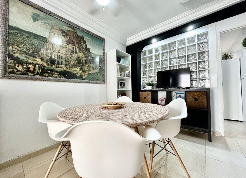 Resale - Townhouse / Terraced House - Heredades