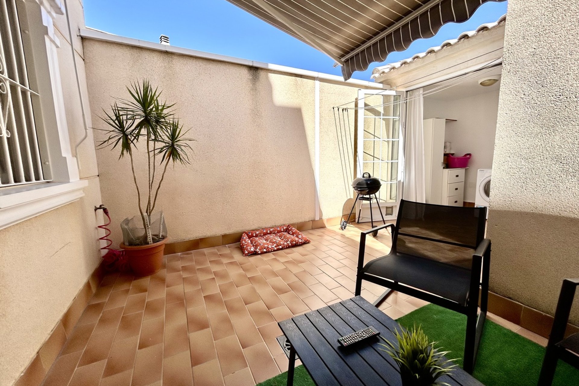 Resale - Townhouse / Terraced House - Heredades