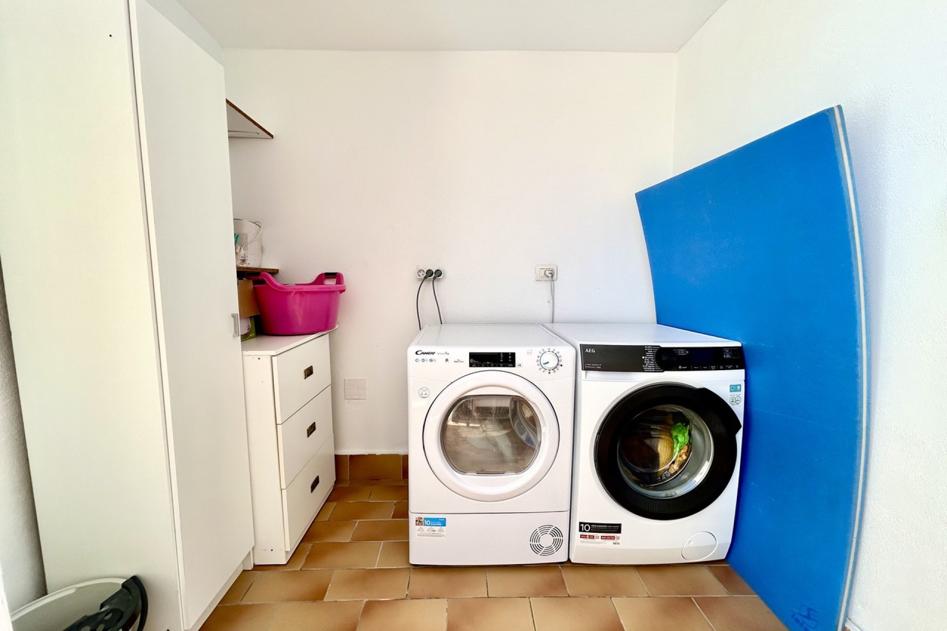 Resale - Townhouse / Terraced House - Heredades