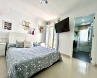 Resale - Townhouse / Terraced House - Heredades