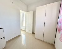 Resale - Townhouse / Terraced House - Heredades